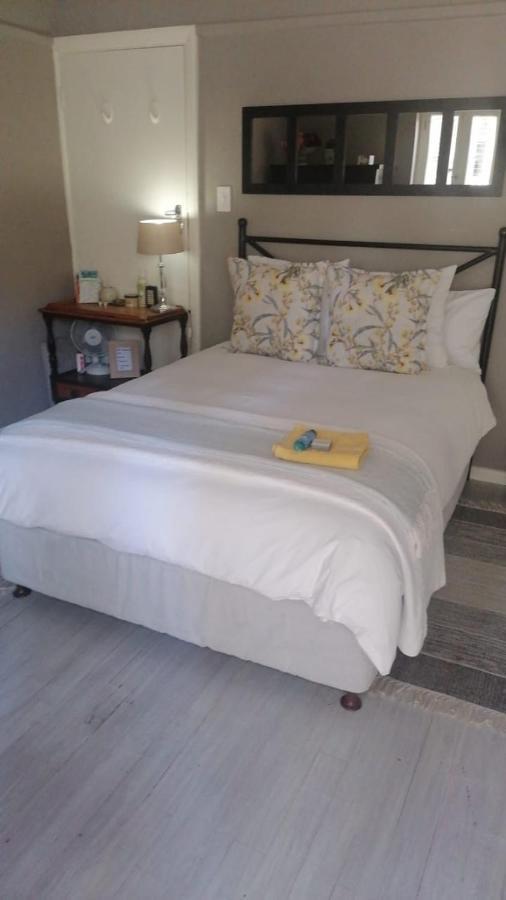 Peony Luxury Room With Wifi And Own Entrance ステレンボッシュ エクステリア 写真